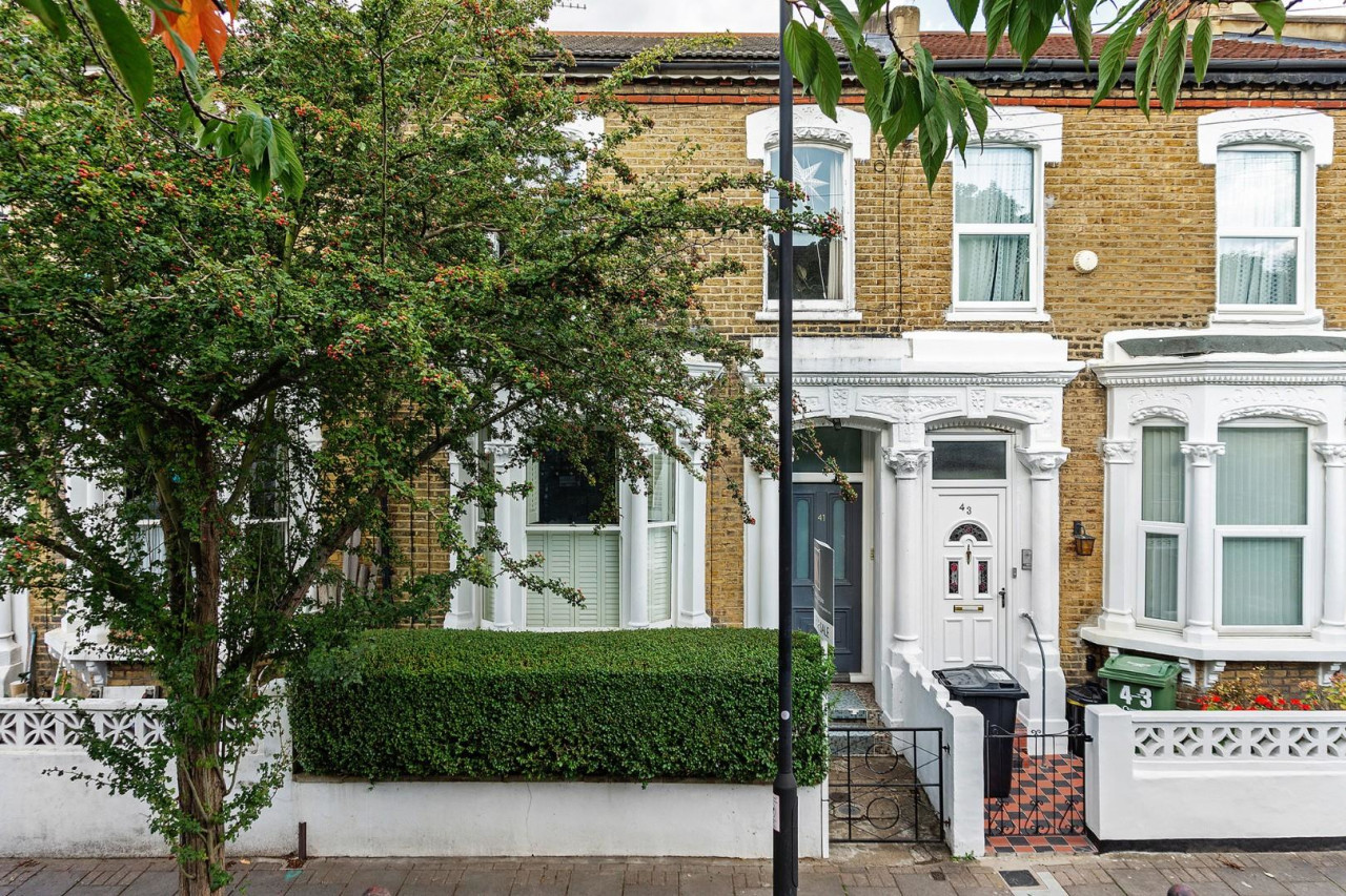 Flat for sale on Dalberg Road, Brixton, London, Ref 29970830 | Keating ...