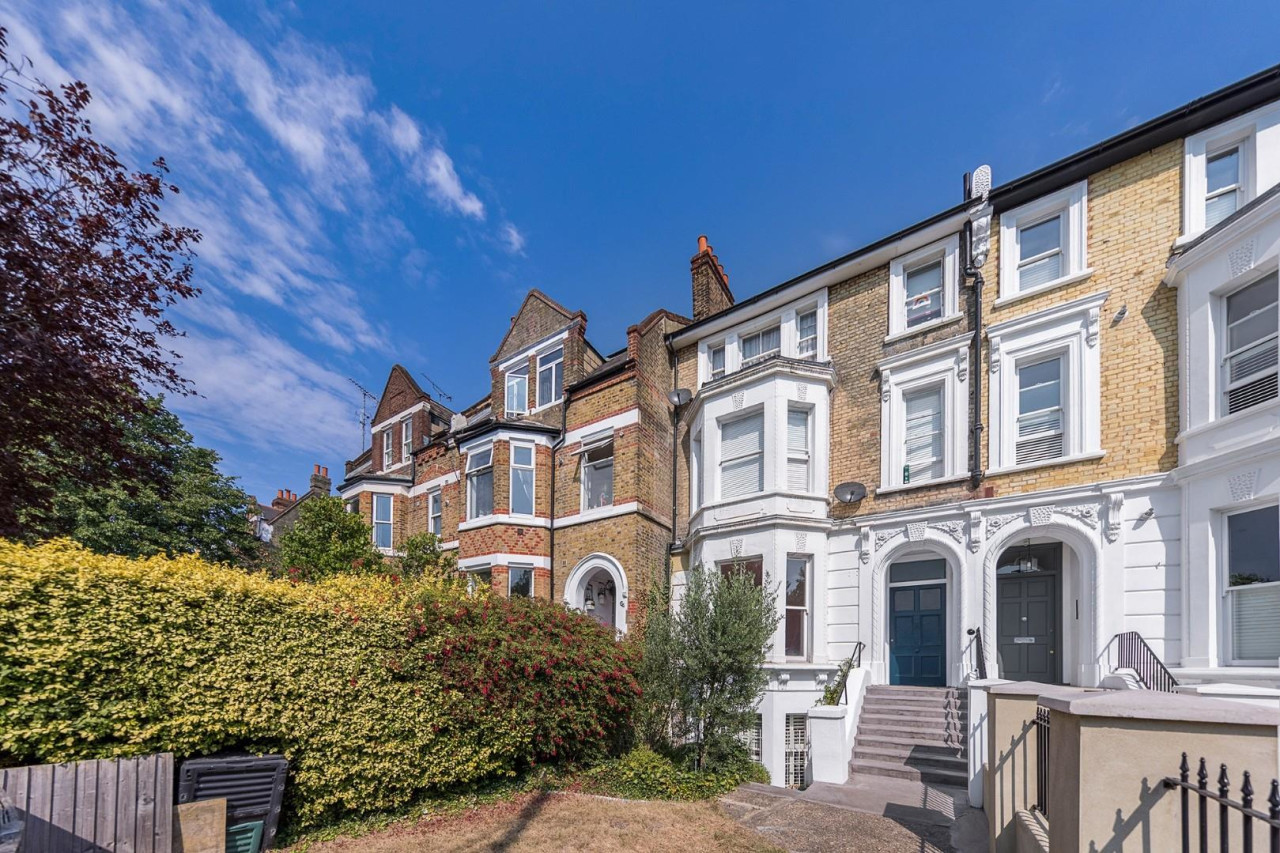 Flat for sale on Acre Lane, SW2, Ref 29910062 | Keating Estates