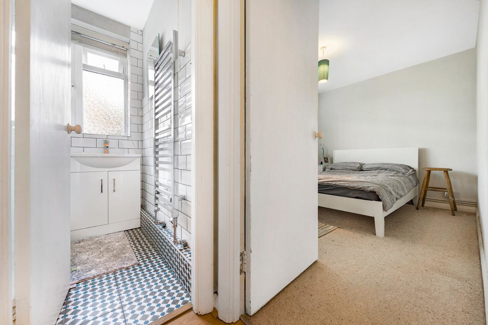 Flat for sale on Hayter Road, SW2, Ref 30311376 | Keating Estates